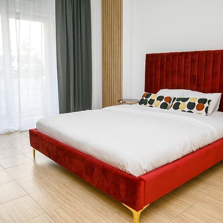 Color Apartments Corneliu Coposu No3 Boekarest Buitenkant foto