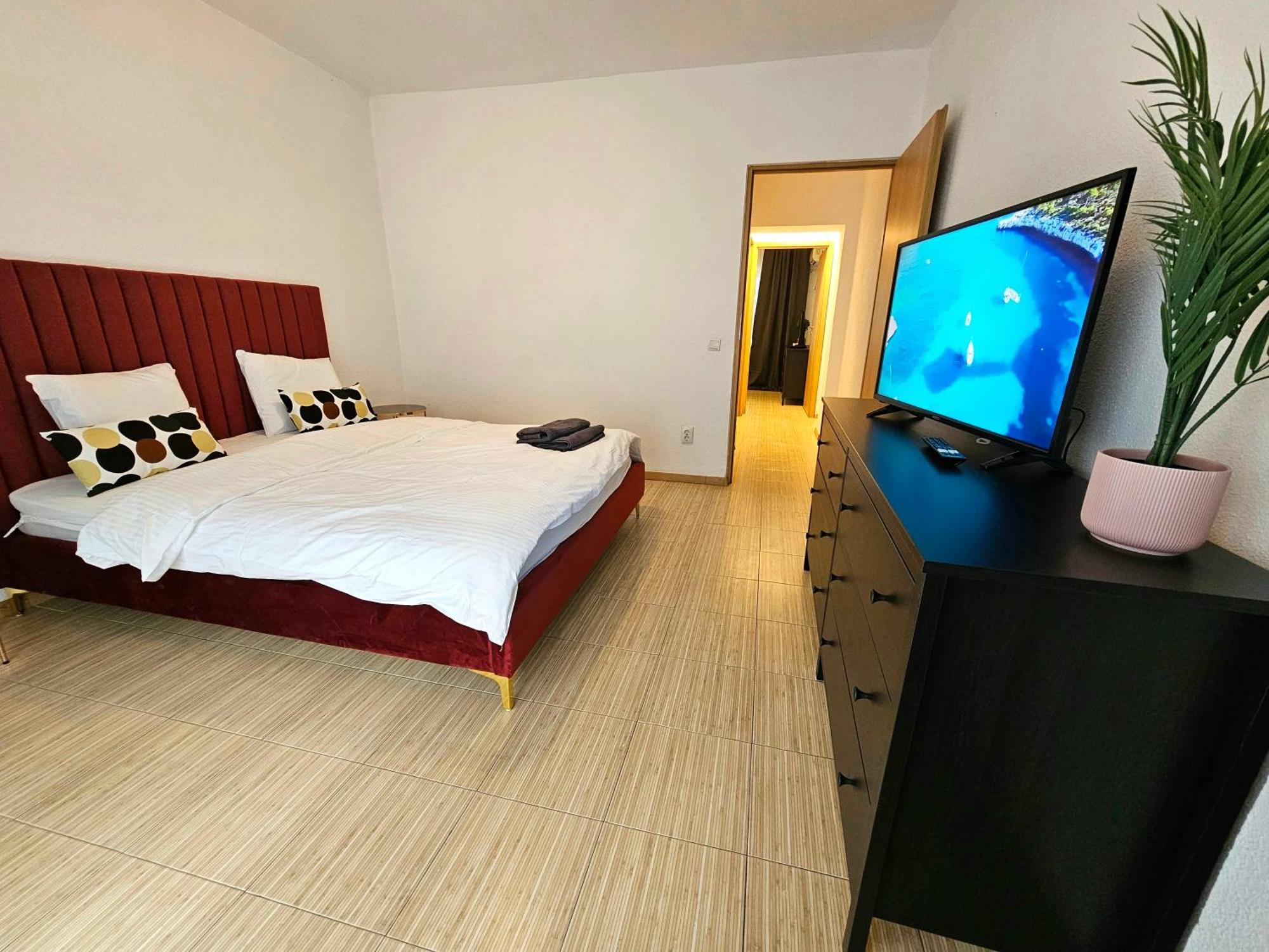Color Apartments Corneliu Coposu No3 Boekarest Buitenkant foto
