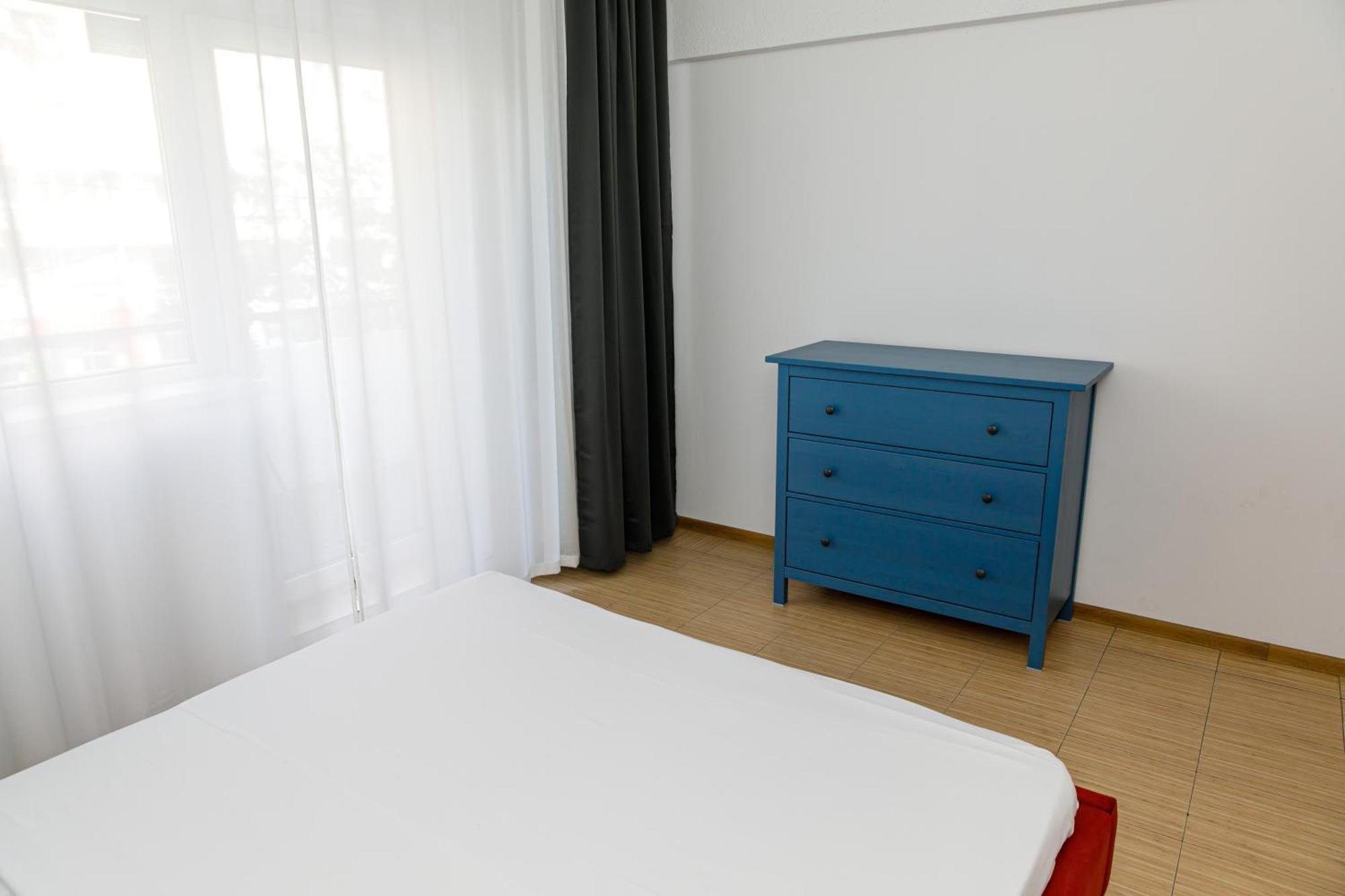 Color Apartments Corneliu Coposu No3 Boekarest Buitenkant foto