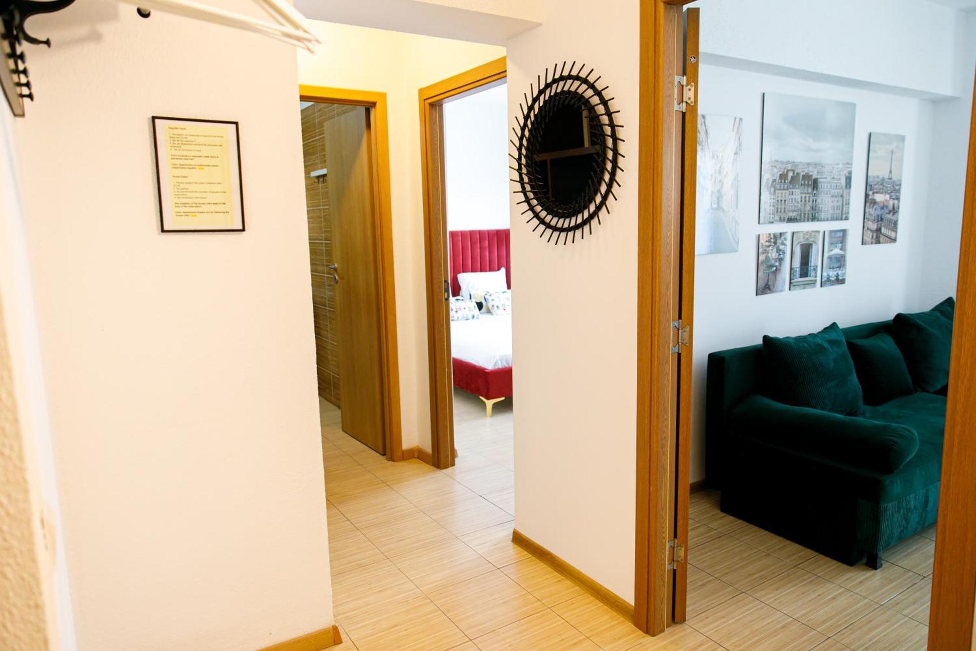 Color Apartments Corneliu Coposu No3 Boekarest Buitenkant foto