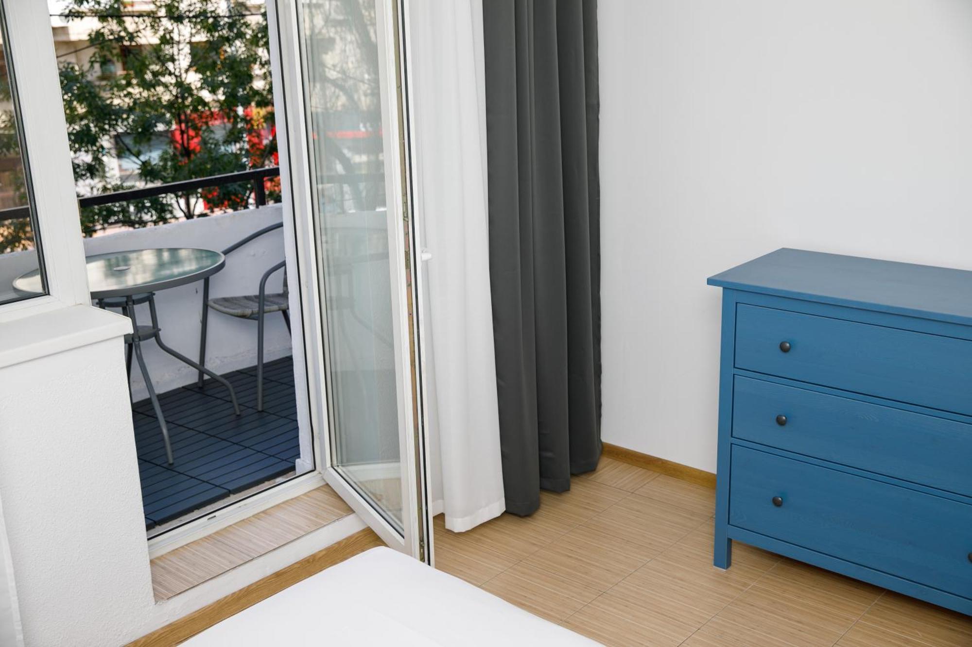 Color Apartments Corneliu Coposu No3 Boekarest Buitenkant foto