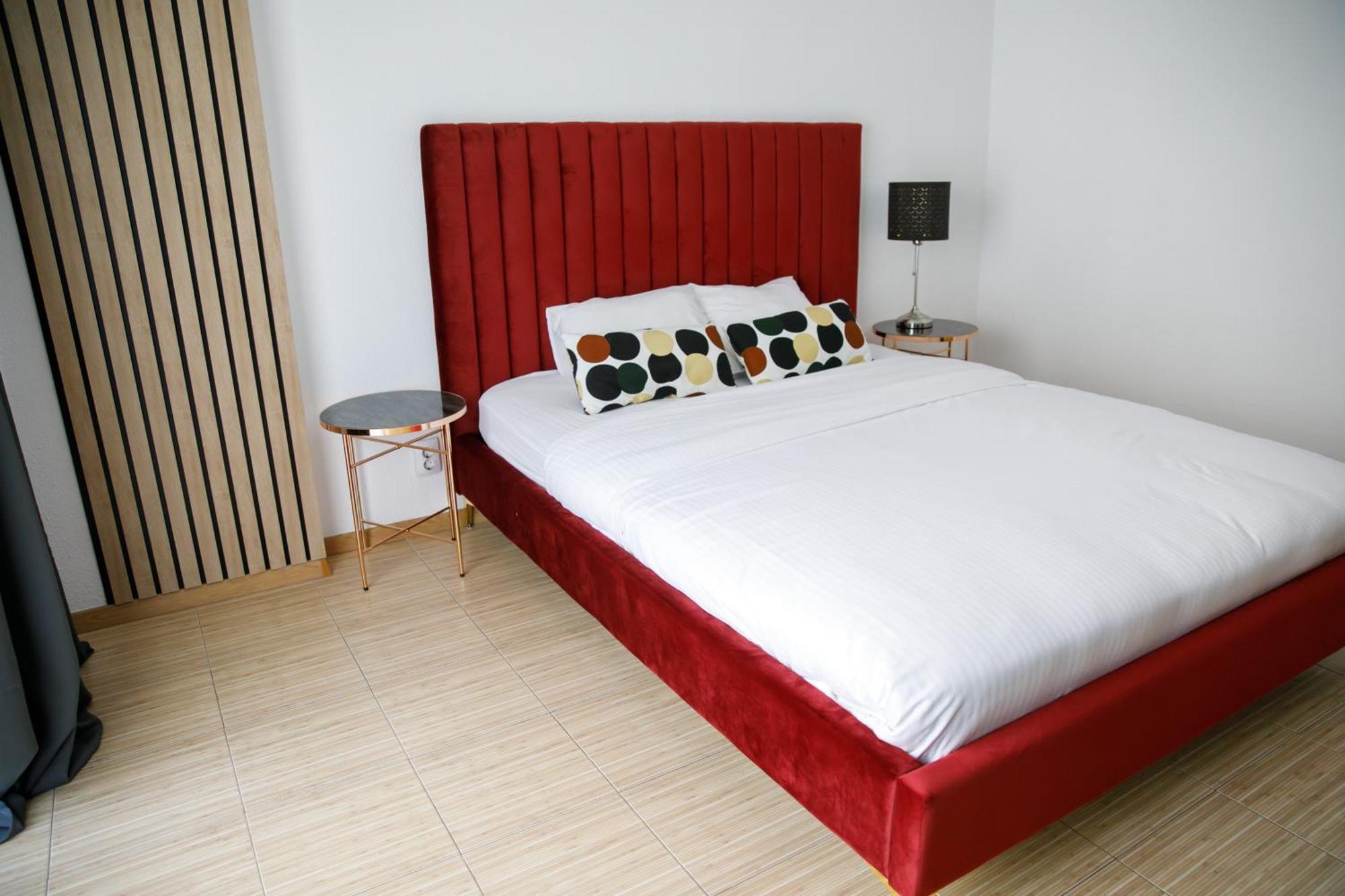Color Apartments Corneliu Coposu No3 Boekarest Buitenkant foto