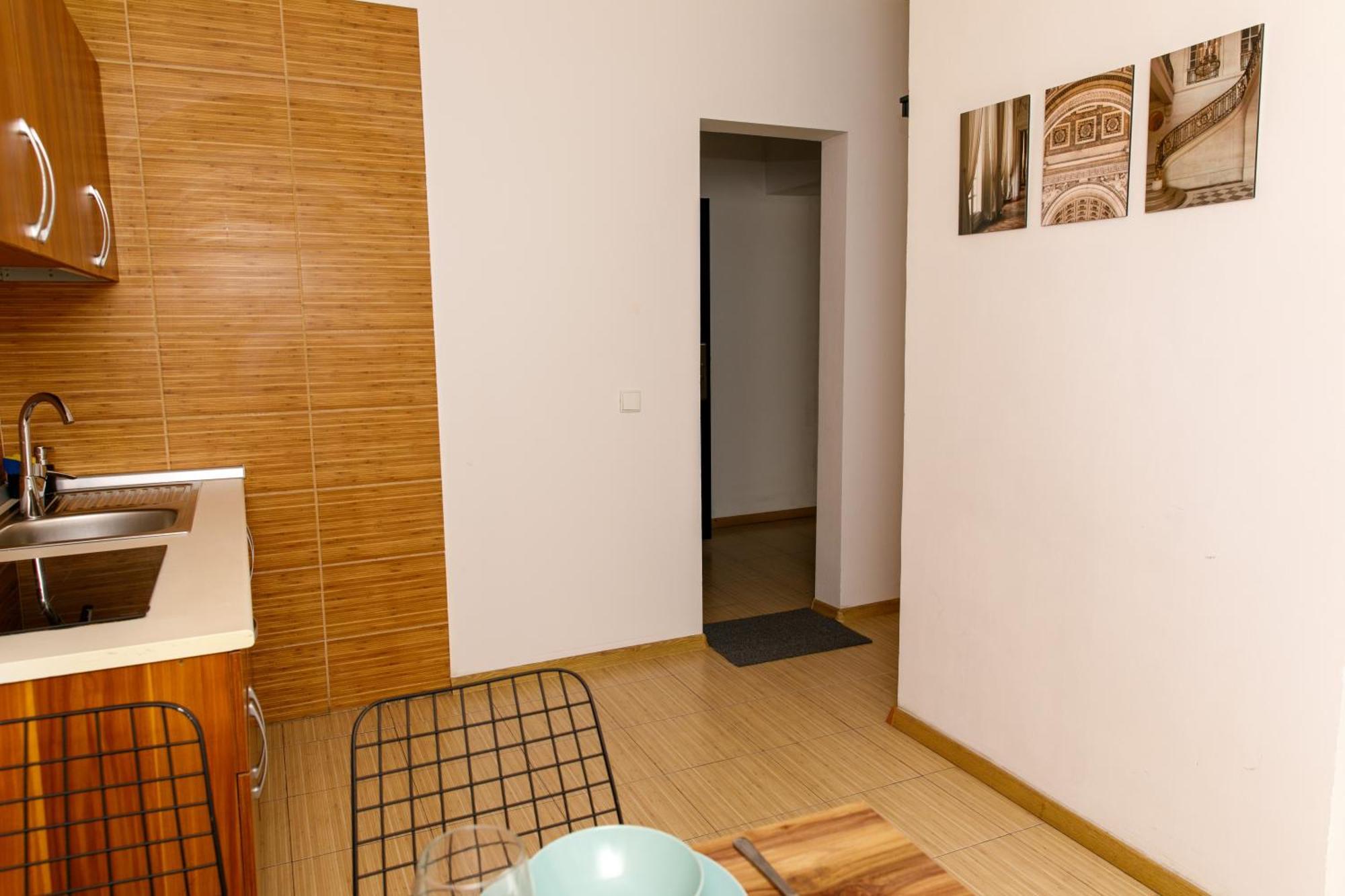 Color Apartments Corneliu Coposu No3 Boekarest Buitenkant foto